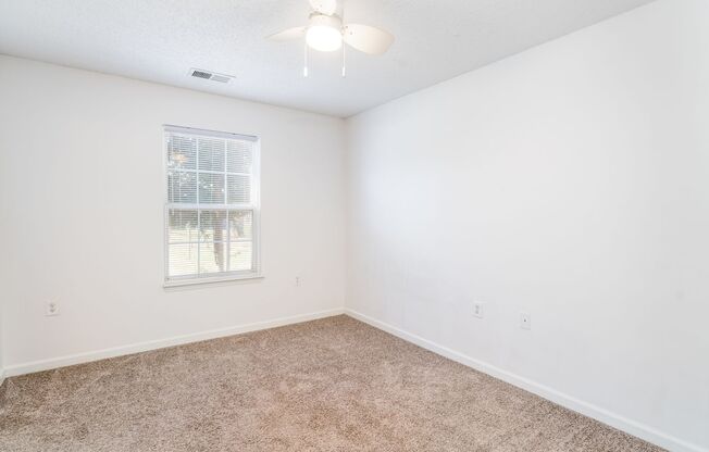 3 beds, 3 baths, 1,172 sqft, $1,700, Unit 1915G-JS