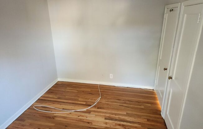 2 beds, 1 bath, 897 sqft, $2,335, Unit G-14