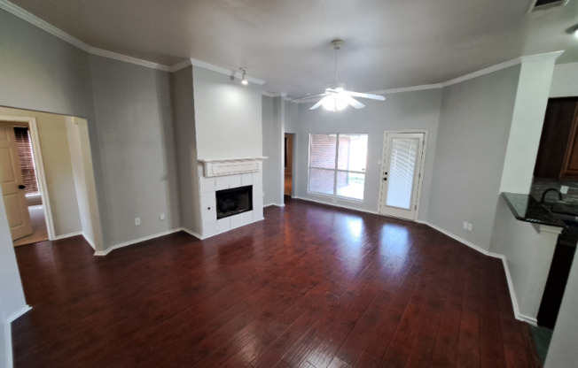 2512 CRYSTAL FLS DR
