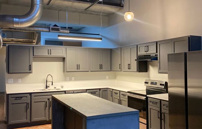 2 beds, 2 baths, 1,400 sqft, $2,195, Unit 606