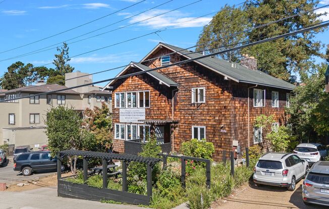 1 bed, 1 bath, 200 sqft, $1,195, Unit 3B