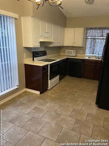 6614 CEDAR HL