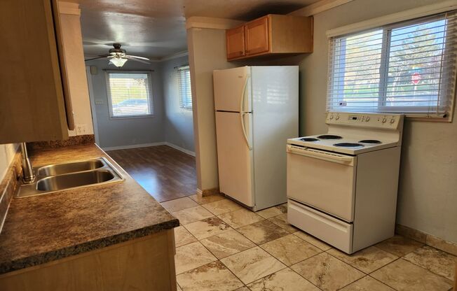 3 beds, 1 bath, $2,450