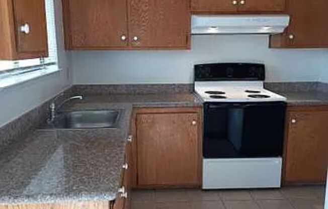 2 beds, 1 bath, 850 sqft, $2,200, Unit 18