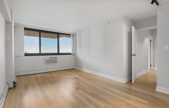 3 beds, 1.5 baths, 1,001 sqft, $3,400, Unit 22H