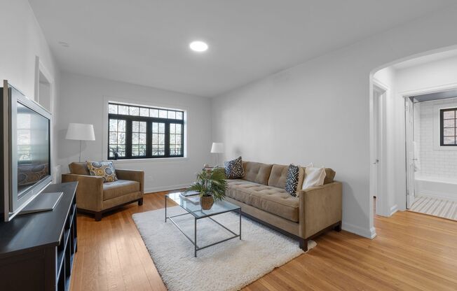 1 bed, 1 bath, 650 sqft, $1,395, Unit 202