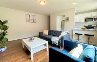 2 beds, 1 bath, 660 sqft, $1,200, Unit 2698 - 06