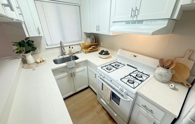 2 beds, 2 baths, 950 sqft, $1,470, Unit PEN-203