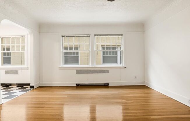 1 bed, 1 bath, 596 sqft, $1,375, Unit 404