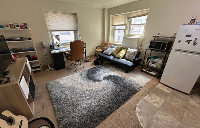 1 bed, 1 bath, $895, Unit 405