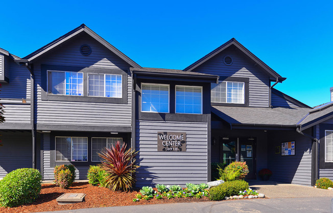 Tacoma Apartments- Sienna Park Clubhouse