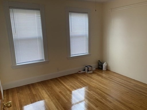 32 HARDING AVE