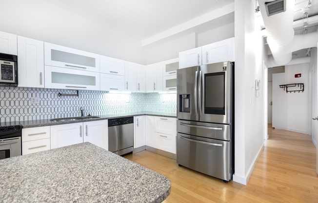 2 beds, 2 baths, 1,708 sqft, $5,500, Unit 6-5
