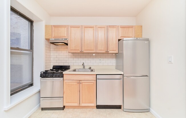 2 beds, 1 bath, $3,500, Unit 12