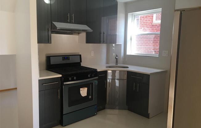 2128 E 70 ST