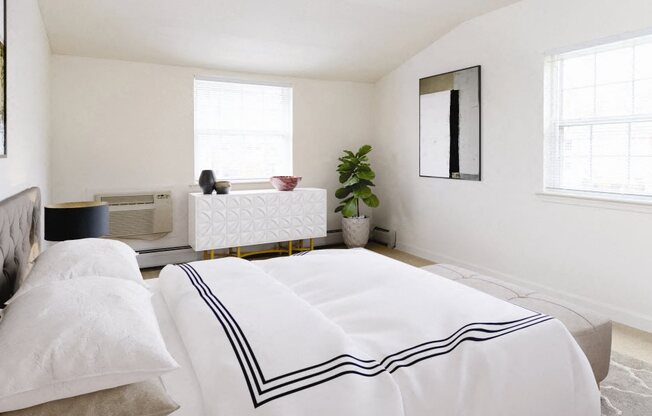 Spacious Bedroom With Comfortable Bed at Heatherwood House at Patchogue, Patchogue