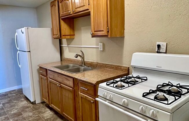 2 beds, 1 bath, $995, Unit 1620-5