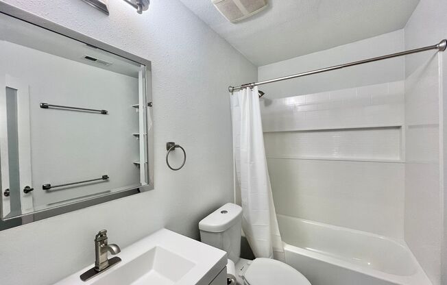 2 beds, 1.5 baths, $1,695, Unit Unit A