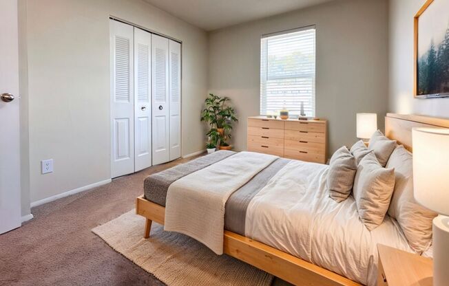 2 beds, 1 bath, 800 sqft, $1,599, Unit 812-21-202E