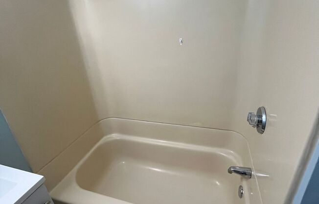 Studio, 1 bath, $1,025, Unit #6