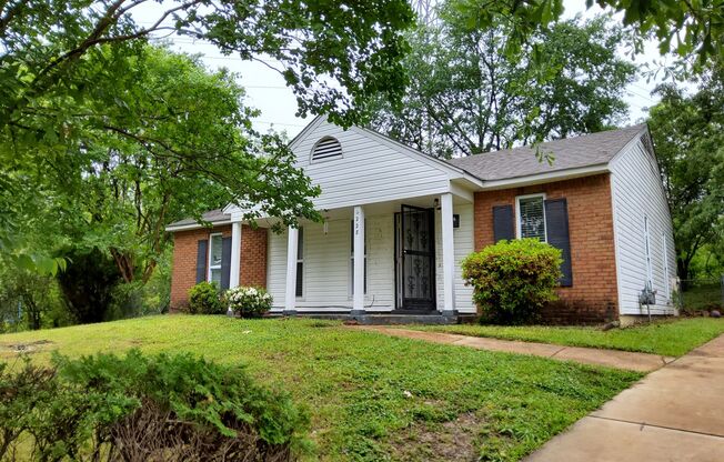 Welcome to 3228 Sherrycrest Dr in Memphis, TN!
