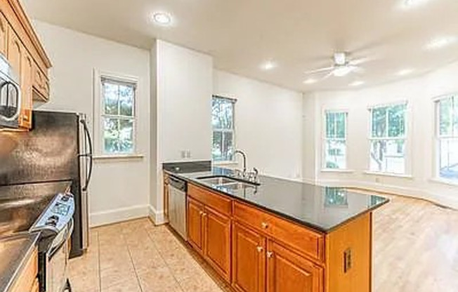 Beautiful 3bd 3bath home!