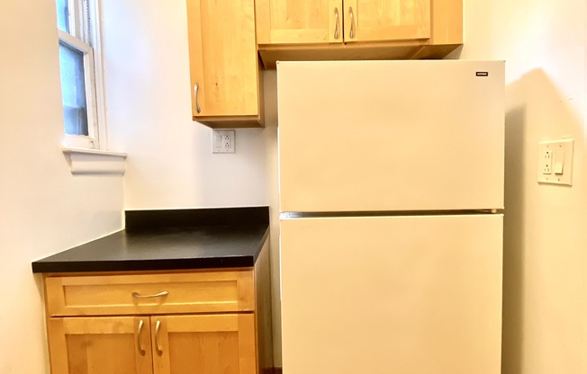 1 bed, 1 bath, $3,300, Unit 3C