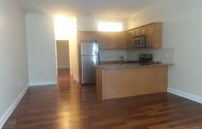 1 bed, 1 bath, 660 sqft, $1,300