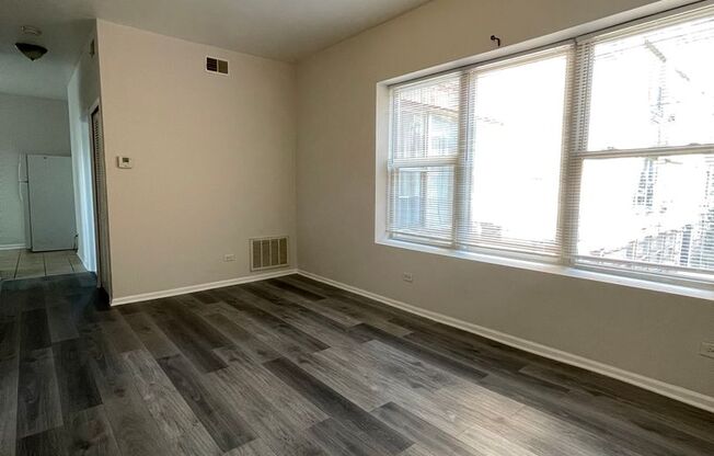 1 bed, 1 bath, $1,300