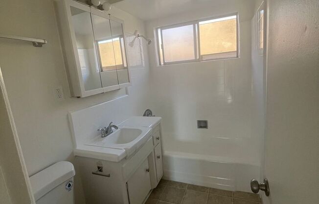 2 beds, 1 bath, $2,100