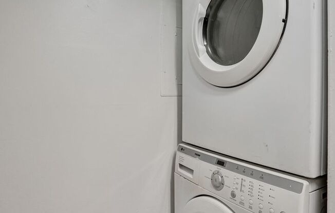 2 beds, 2 baths, $2,000, Unit APARTMENT 407