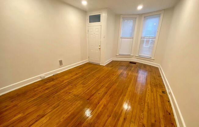 Beautifully Maintained 2br Hampden Townhome ~ Parking Pad Included!