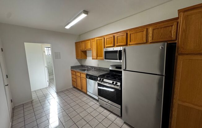 2 beds, 1 bath, 550 sqft, $2,550, Unit 1115-9