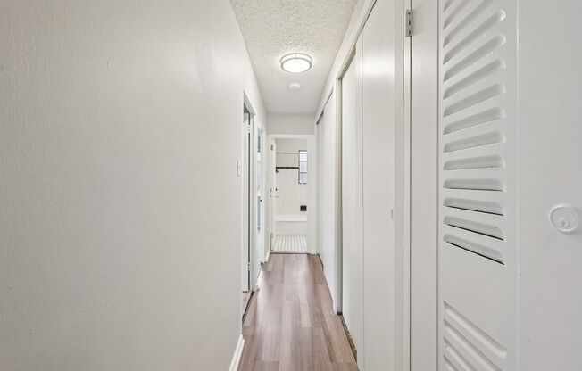 2 beds, 1 bath, 610 sqft, $850, Unit 195-03