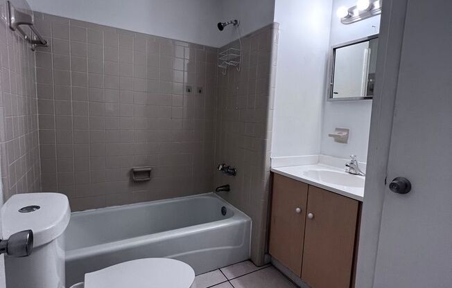 1 bed, 1 bath, $1,500, Unit 1360 D Carlton Ct.