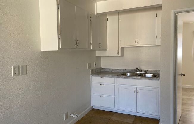 1 bed, 1 bath, $1,700, Unit 8712 - Apt 13