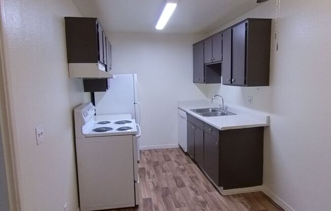 2 beds, 2 baths, 863 sqft, $1,170, Unit 23