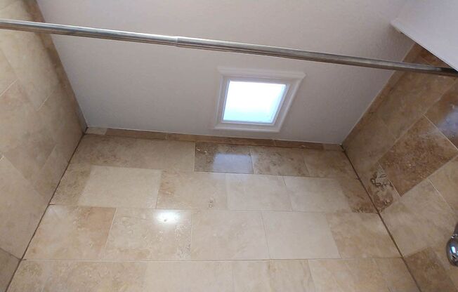 2 beds, 2 baths, 910 sqft, $2,850, Unit 512