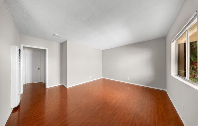 833 Gardenia Avenue