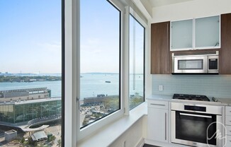 2 beds, 2 baths, $7,300, Unit 15H