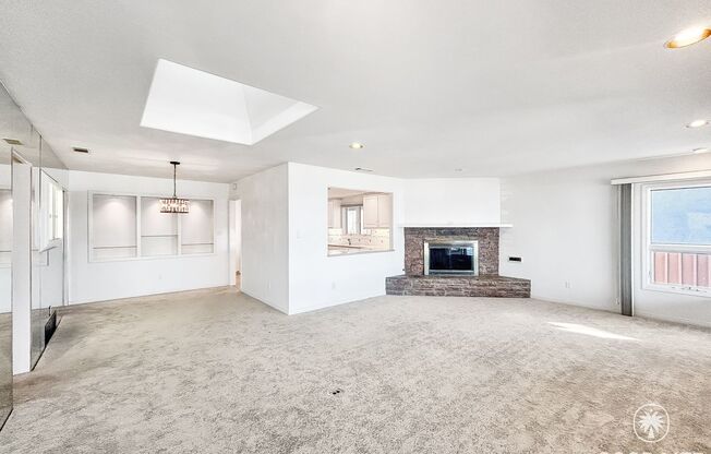 Beautiful 2B 2BA Home Steps From the Ocean!