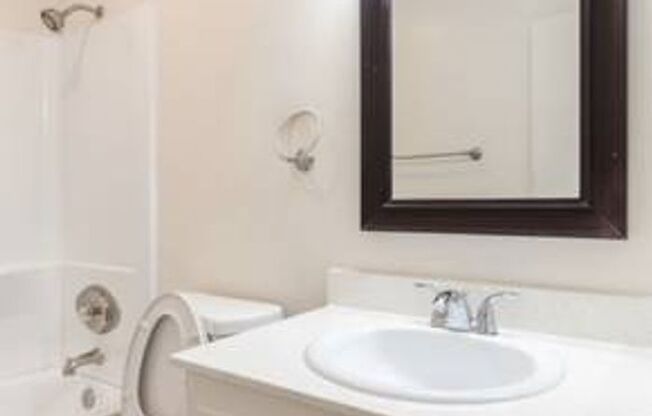 2 beds, 2 baths, 925 sqft, $2,095, Unit 15