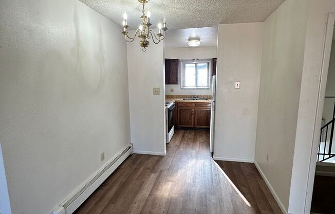 2 beds, 1 bath, 800 sqft, $925, Unit #3