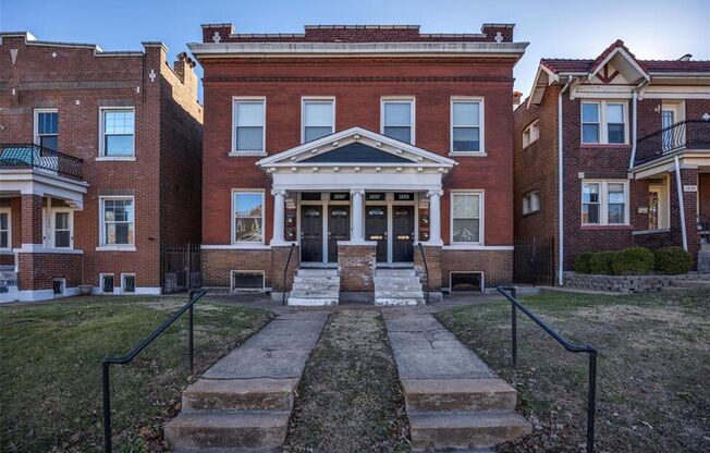 1 bed, 1 bath, 850 sqft, $1,050, Unit Russell Blvd 1830