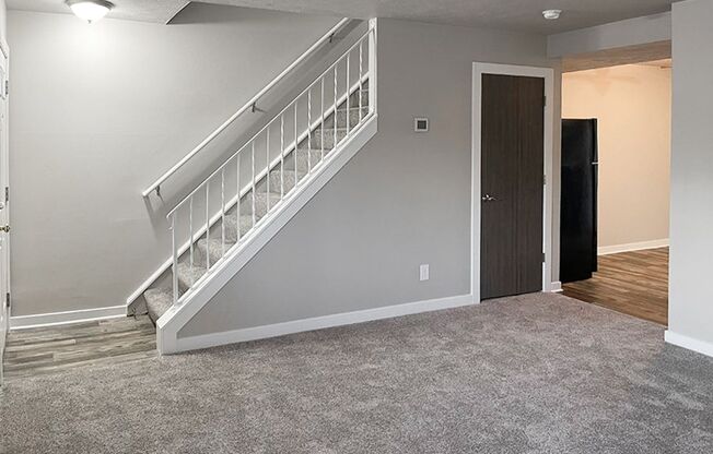 3 beds, 2 baths, 1,200 sqft, $1,315, Unit 1809