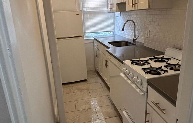 1 bed, 1 bath, 579 sqft, $2,300, Unit 105 Summer #404