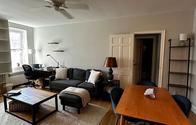 Bright & Spacious 1-Bedroom Top-Floor Apartment Near Harvard Square