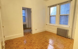 1 bed, 1 bath, 400 sqft, $2,350, Unit 3
