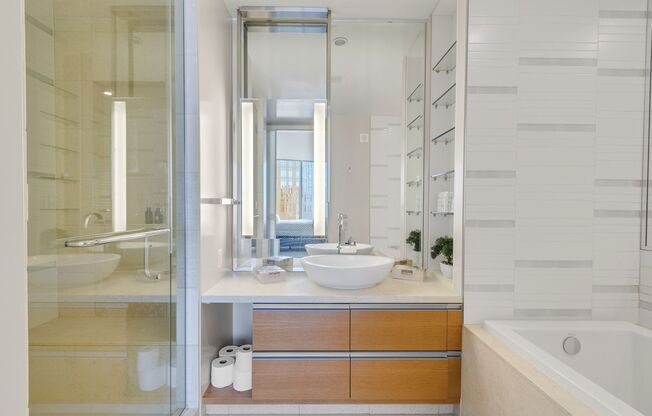 1 bed, 1 bath, 735 sqft, $2,750, Unit 2201