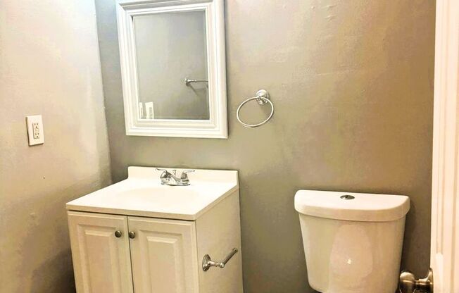 1 bed, 1 bath, 800 sqft, $1,175, Unit 39